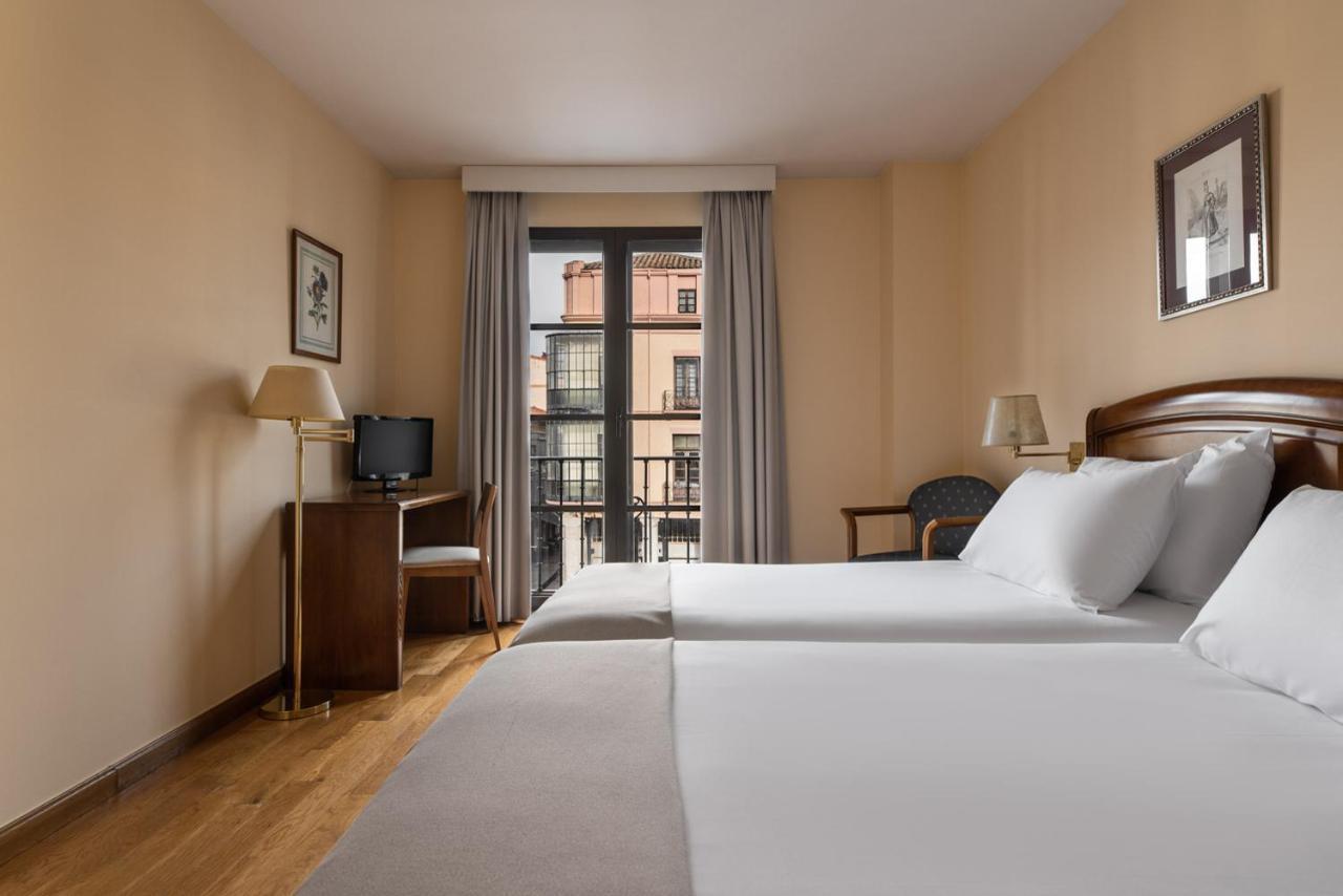 Exe Astur Plaza Hotel Astorga Exterior photo