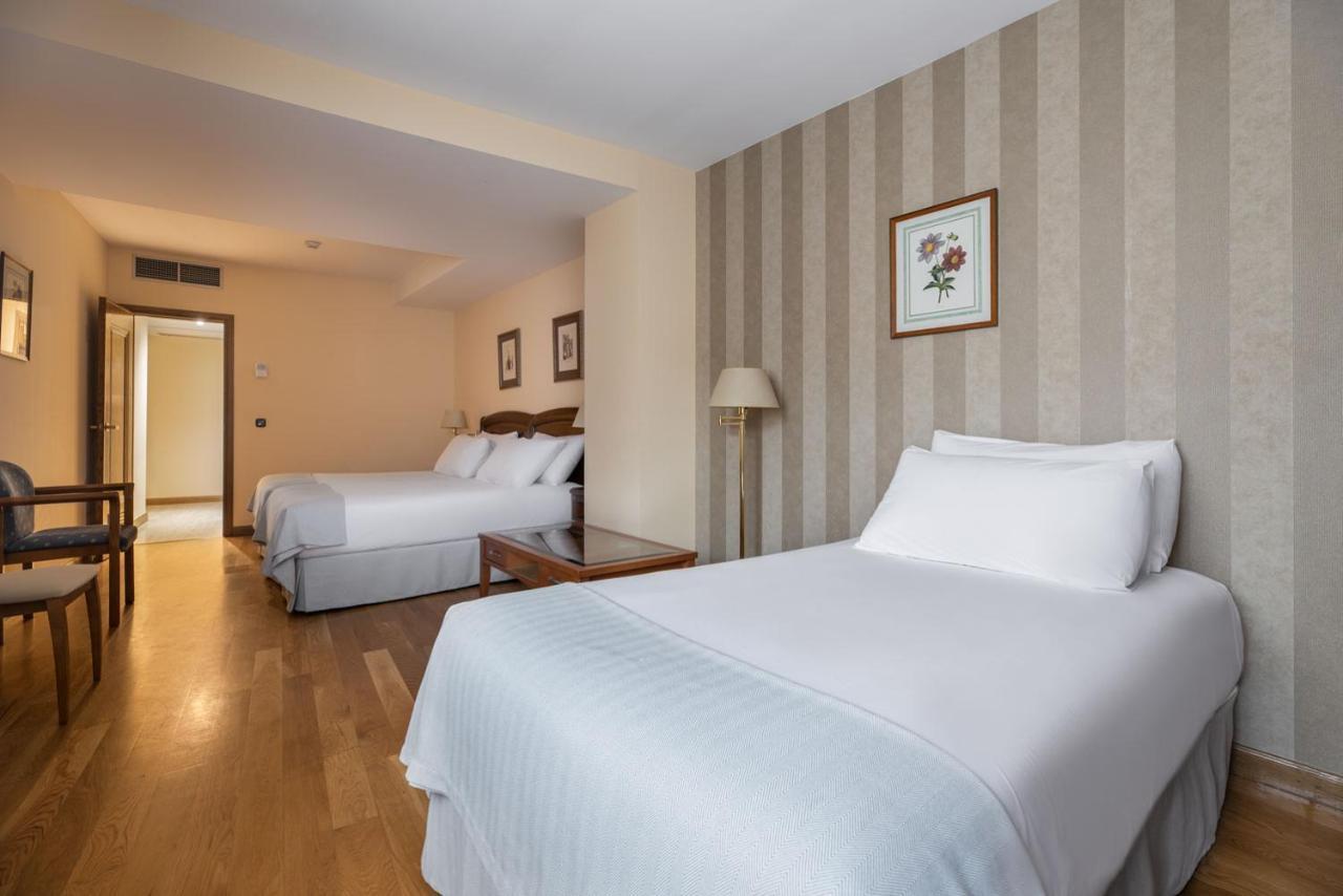 Exe Astur Plaza Hotel Astorga Exterior photo